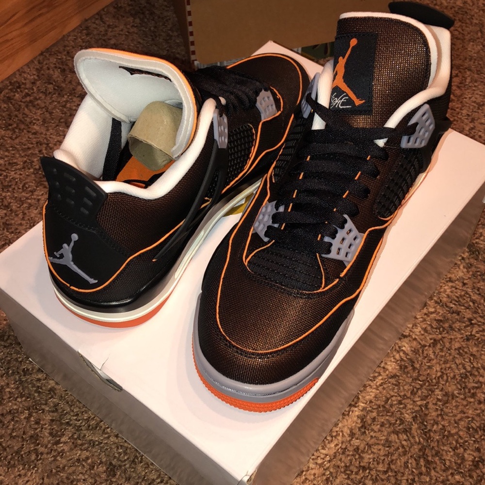 Air Jordan 4s “starfish” sz 10